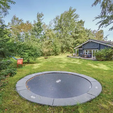 Three-bedroom Holiday In