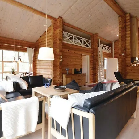 Сasa de vacaciones Three-bedroom Holiday In *